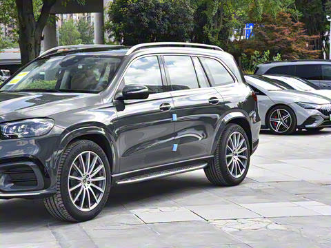 2025�� GLS 450 4MATIC ������