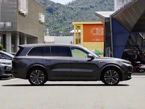 2025�� Ultra ���ܻ��°�