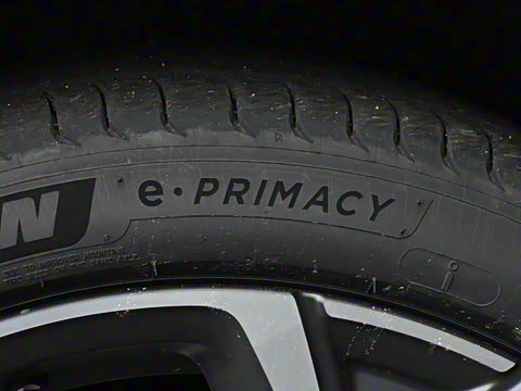 2025�� 75kWh Touring