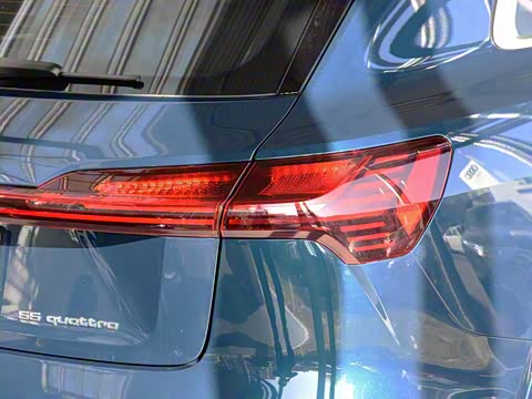 2019�� 55 quattro ������