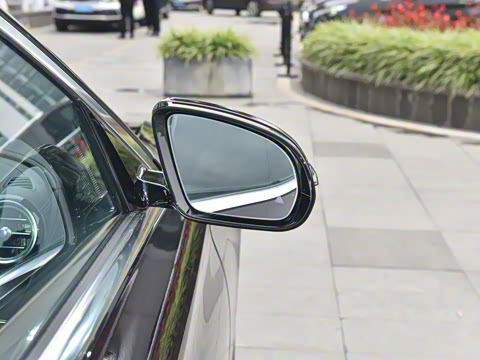 2022�� E 350 e L ���ʽ��϶����˶��γ�