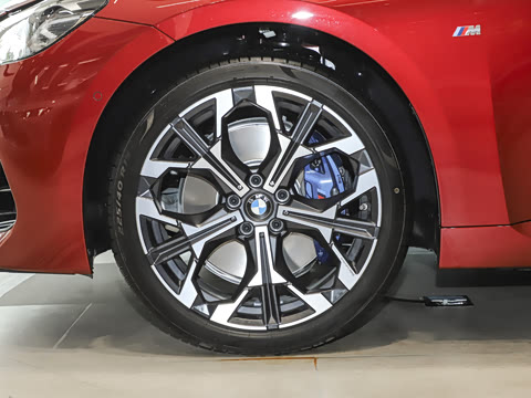 2025�� M240i xDrive