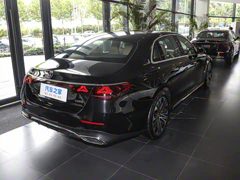 2024�� E 350 e L ���ʽ��϶����˶��γ�