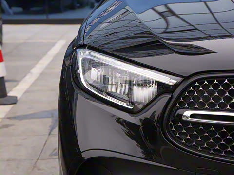 2025�� �Ŀ� GLC 260 4MATIC ����SUV