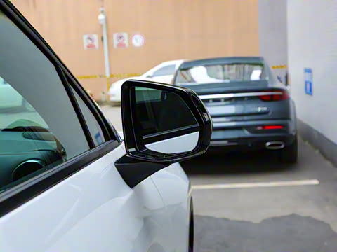 2022�� ��� 650T Redline 5�� �Ͱ�