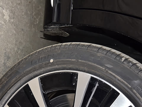 2022�� �Ŀ� E 350 e L ���ʽ��϶����˶��γ�