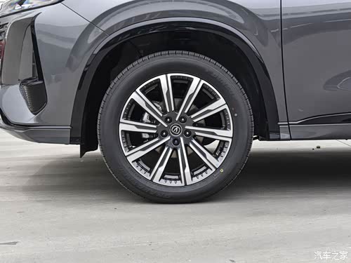 【第三代cs75plus配置不算低价格却适中_张掖宇通长安汽车4s店新闻