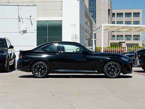 2025�� M240i xDrive