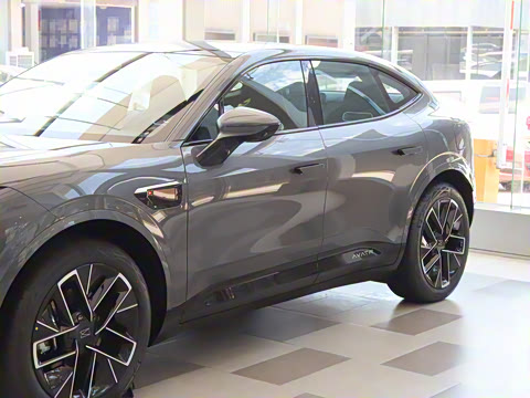 2025�� �Ŀ� Max ���̰�