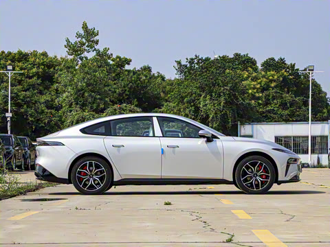 2025�� ���� 550ProѲ����