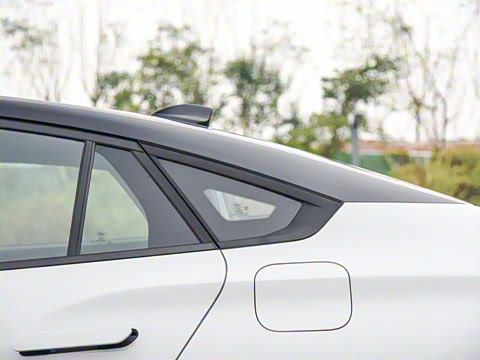 2023�� 1.5T E-�춯 ST-Line