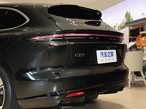 2025�� 75kWh Touring