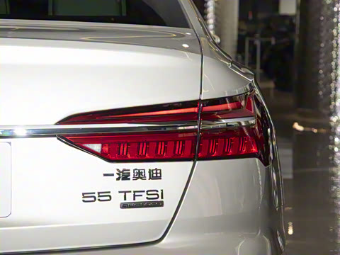 2025�� �Ŀ� 55 TFSI quattro �콢������