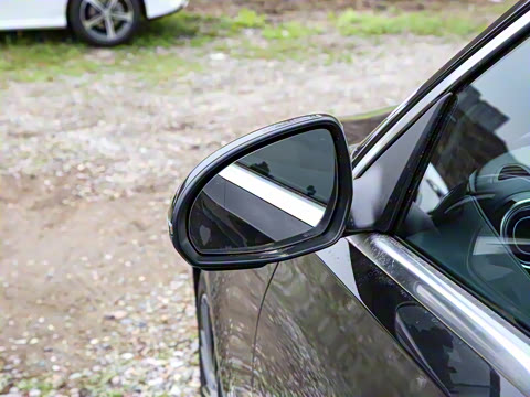 2023�� �Ŀ� C 260 L �˶���