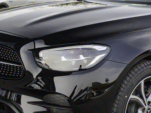 2023�� �Ŀ� E 300 L �˶�������