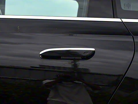 2025�� �Ŀ� E 300 L ����˶���