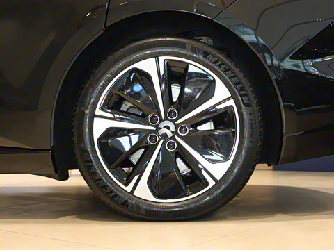 2025�� 75kWh Touring