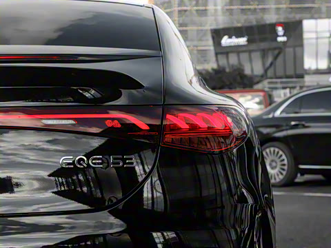 2023�� AMG EQE 53 4MATIC+