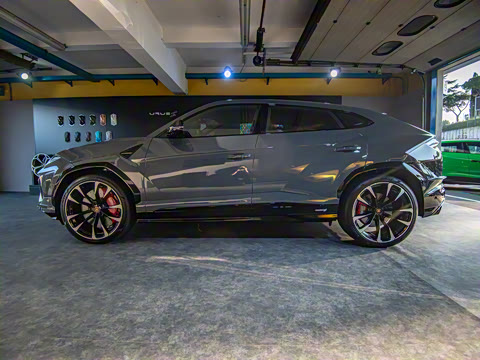 2023�� 4.0T V8 S