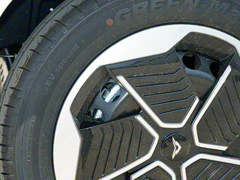 2025�� Mate 305km�Ƽ���