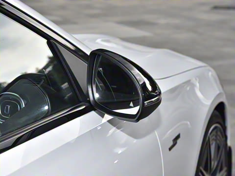 2025�� AMG C 43 4MATIC ���нγ� �ر��