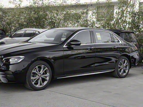 2023�� �Ŀ� E 300 L �˶�������