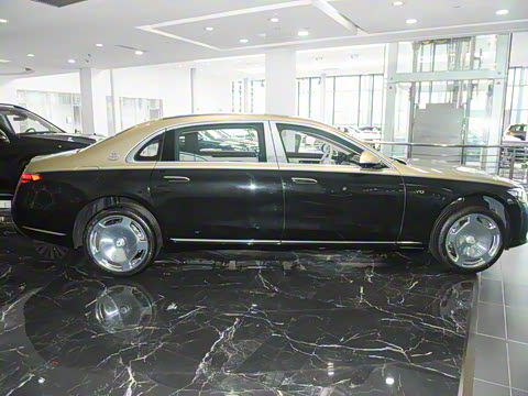 2025�� �Ŀ� S 680 4MATIC