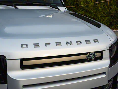 2023�� 110 3.0T P400 X-DYNAMIC HSE