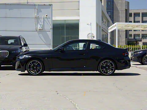 2025�� M240i xDrive