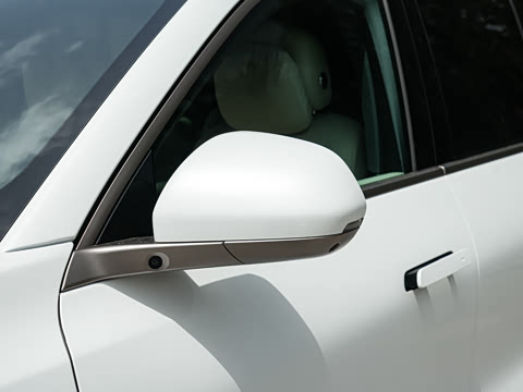 2025�� Ultra ���ܻ��°�