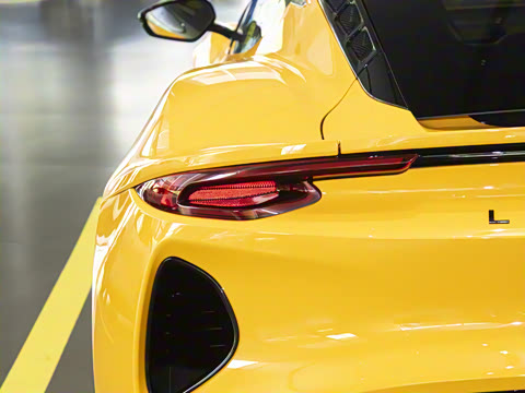 2025�� 2.0T DCT Turbo SE