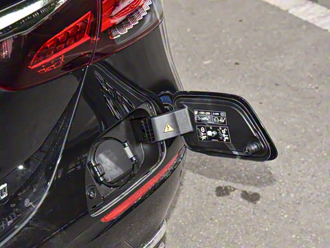 2022�� E 350 e L ���ʽ��϶����γ�