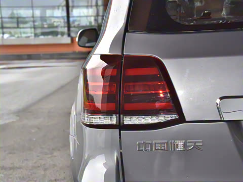 2023�� 4.6L V8 �캽��