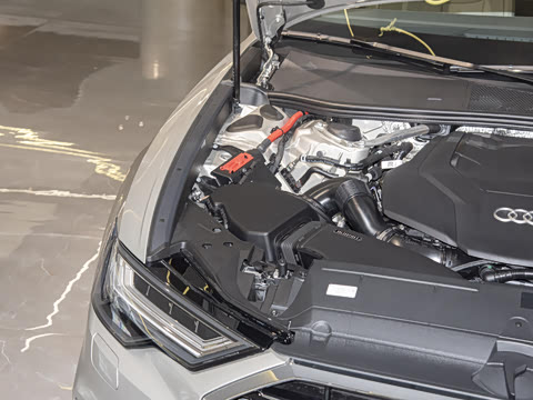 2025�� �Ŀ� 55 TFSI quattro �콢������