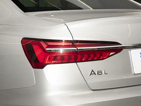 2025�� �Ŀ� 55 TFSI quattro �콢������