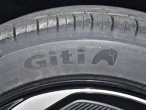 2025�� 530UltraǬ���Ǽ�ADS SE�����