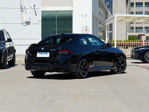 2025�� M240i xDrive