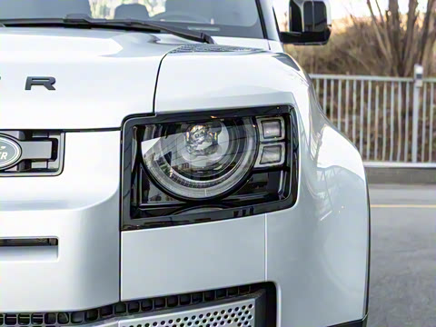 2022�� 90 2.0T P300 SE