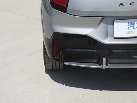 2025�� JOHN COOPER WORKS