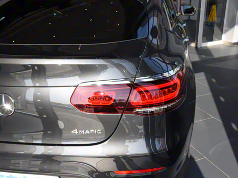 2022�� �Ŀ� GLC 300 4MATIC ����SUV