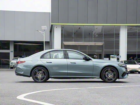 2025�� �Ŀ� E 300 ʱ�����˶���