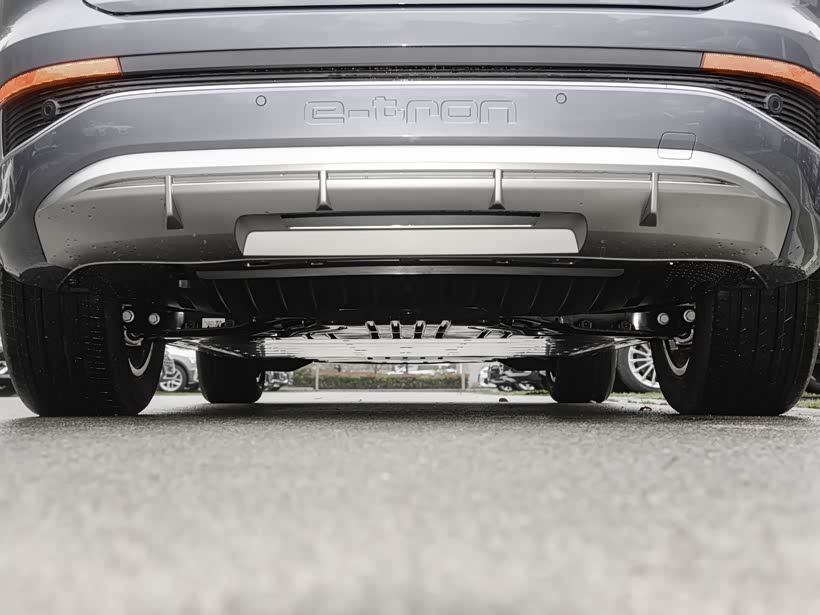 奥迪q4etron店内正在促销中欢迎赏鉴