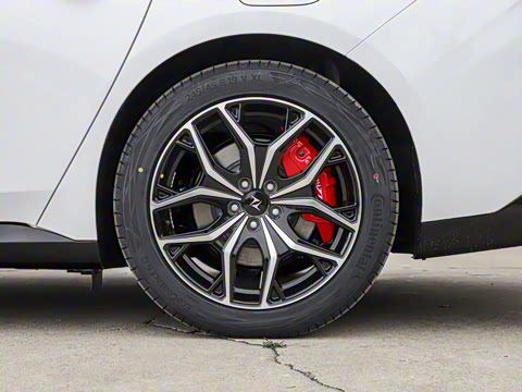 2025�� ���� 650ProѲ����