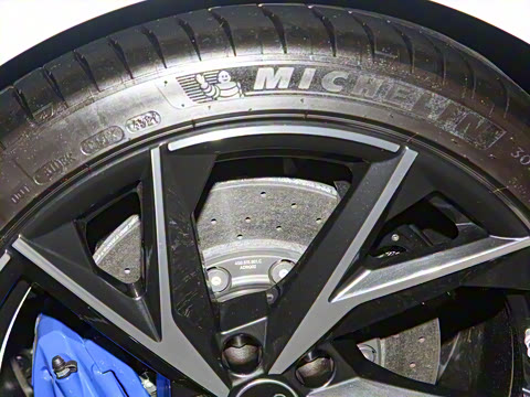 2022�� V10 Coupe performance