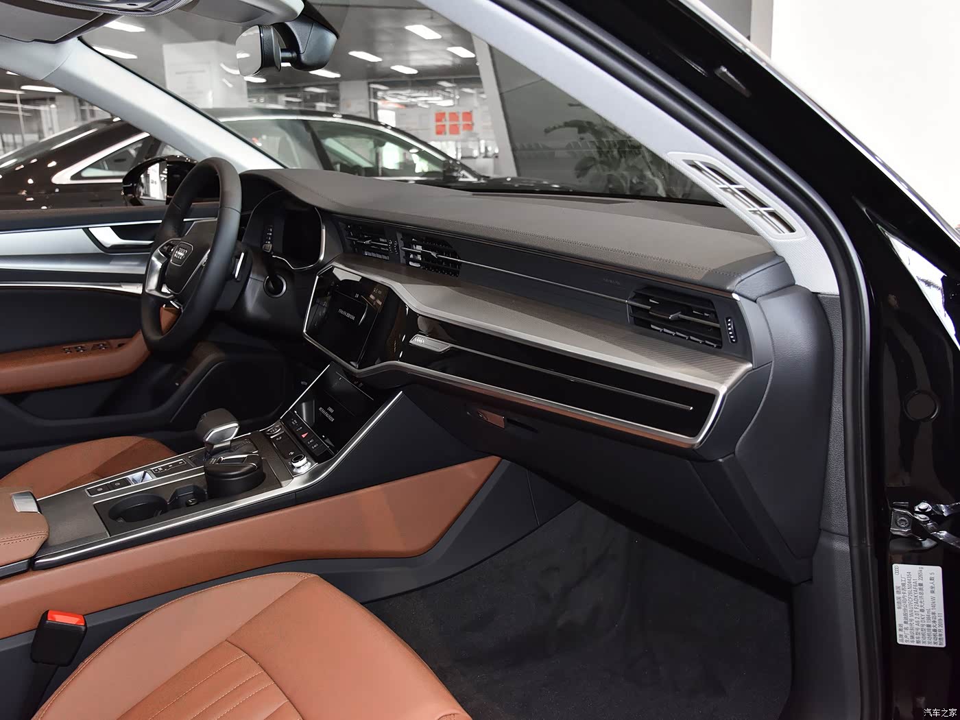 tfsi 豪华动感型此配置为选装,请以实车为准分类:外观颜色:内饰颜色