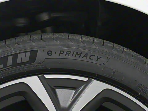 2025�� 75kWh Touring