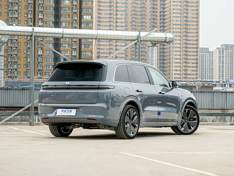 2025�� Ultra ���ܻ��°�