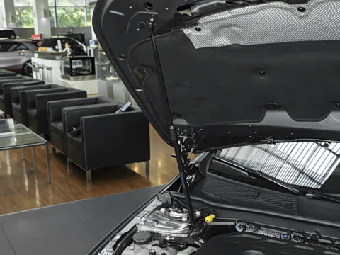 2025�� CLA 260 4MATIC