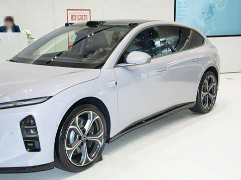 2025�� 75kWh Touring