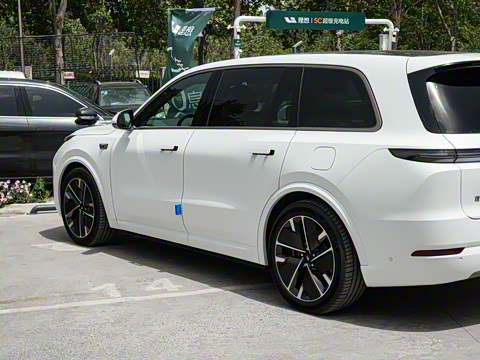 2025�� Ultra ���ܻ��°�